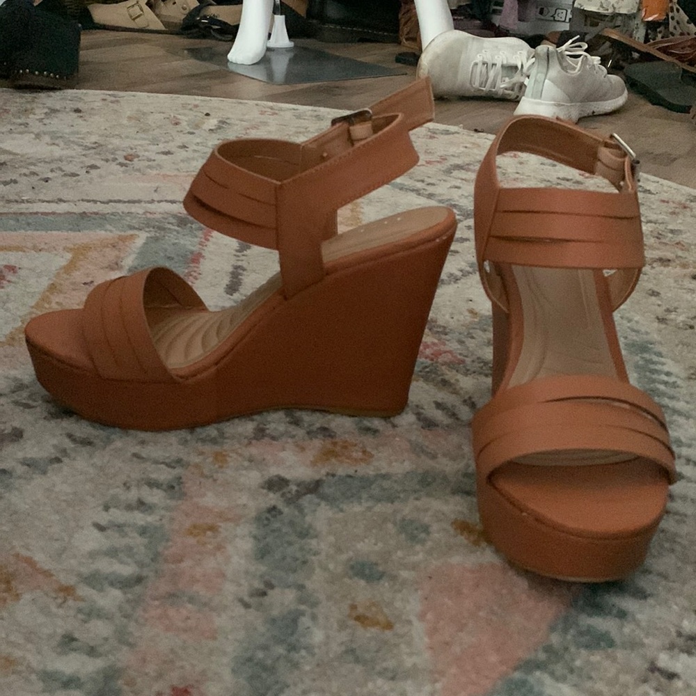 Brown wedges